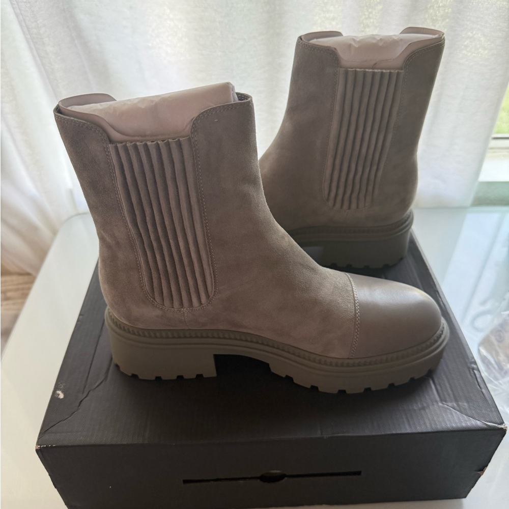 Marc Fisher women’s boots